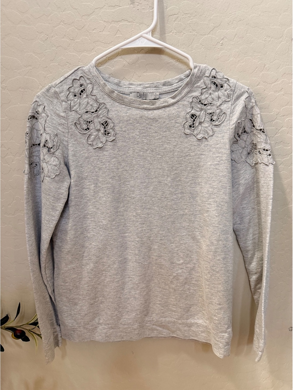 Dalia long sleeve embroidered 100%cotton shirt